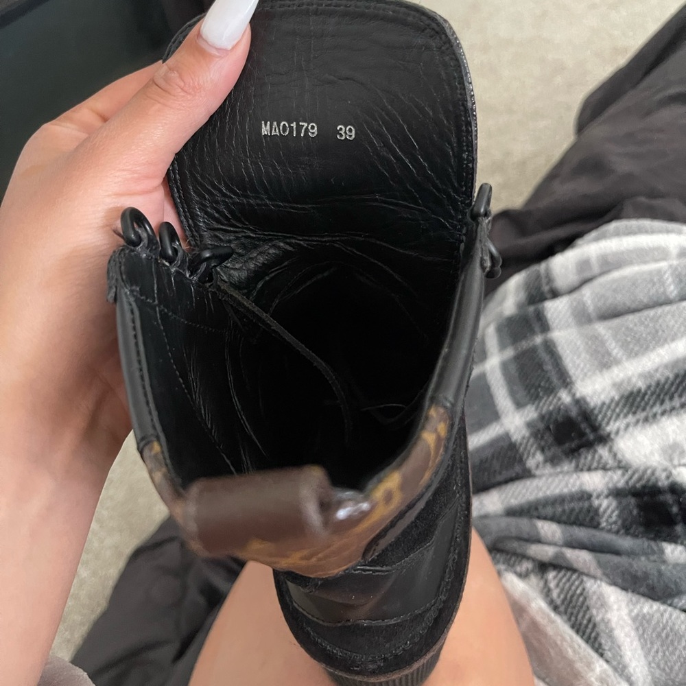louis vuitton boots - Picture 4 of 4
